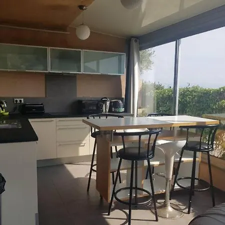 Vue Et Montagnes Jacuzzi 300m Plages Διαμέρισμα *