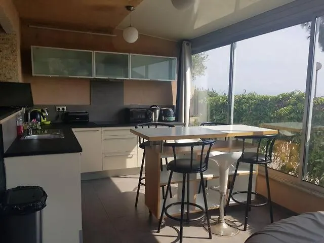 Vue Et Montagnes Jacuzzi 300m Plages Διαμέρισμα *